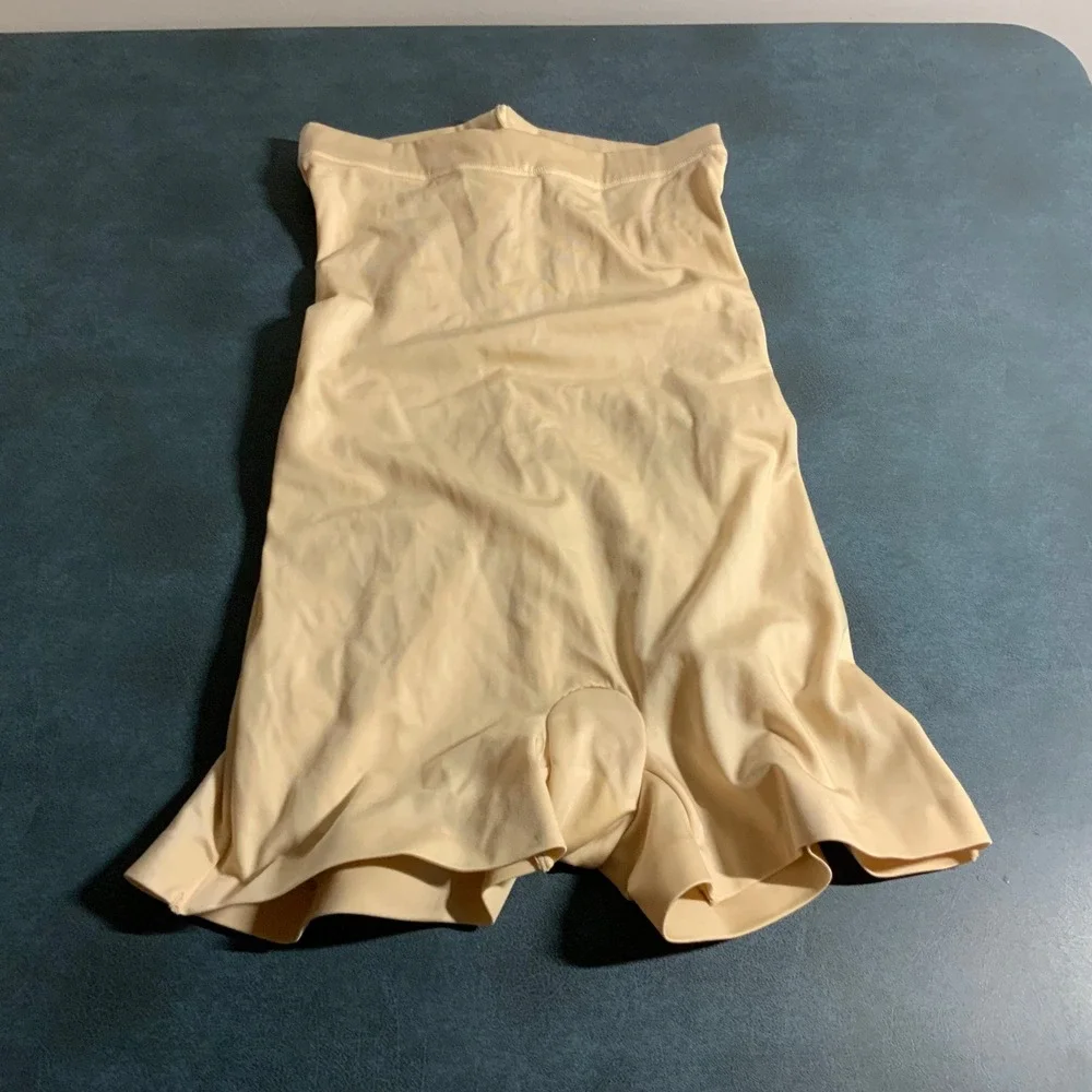 4 Pieces of Shapewear, Spanx,Assets, Maidenform,‎ Jokey size Medium